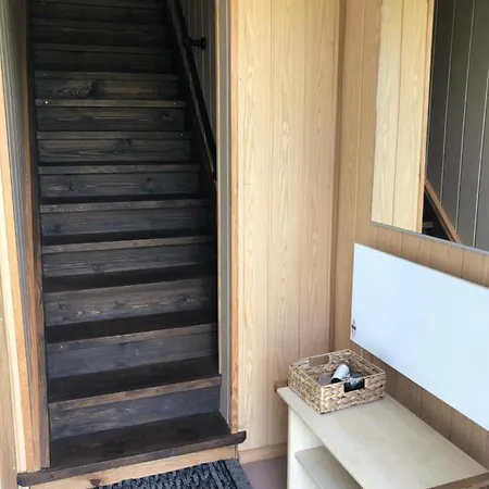 Rohu Kuelaliskorter * Kuressaare