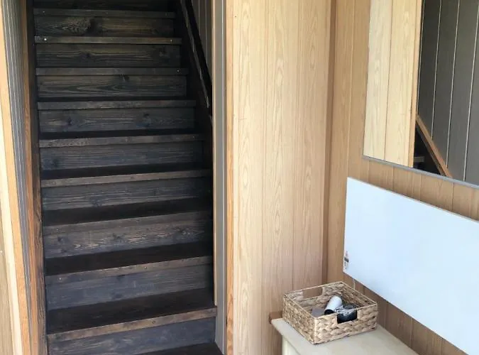 Rohu Kuelaliskorter * Kuressaare